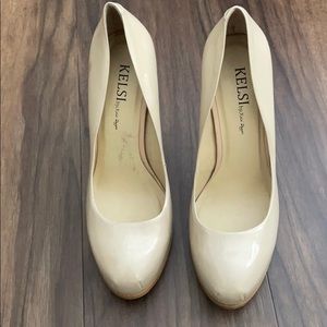 Kelsi by Kelsi Dagger size 8.5 nude high heels